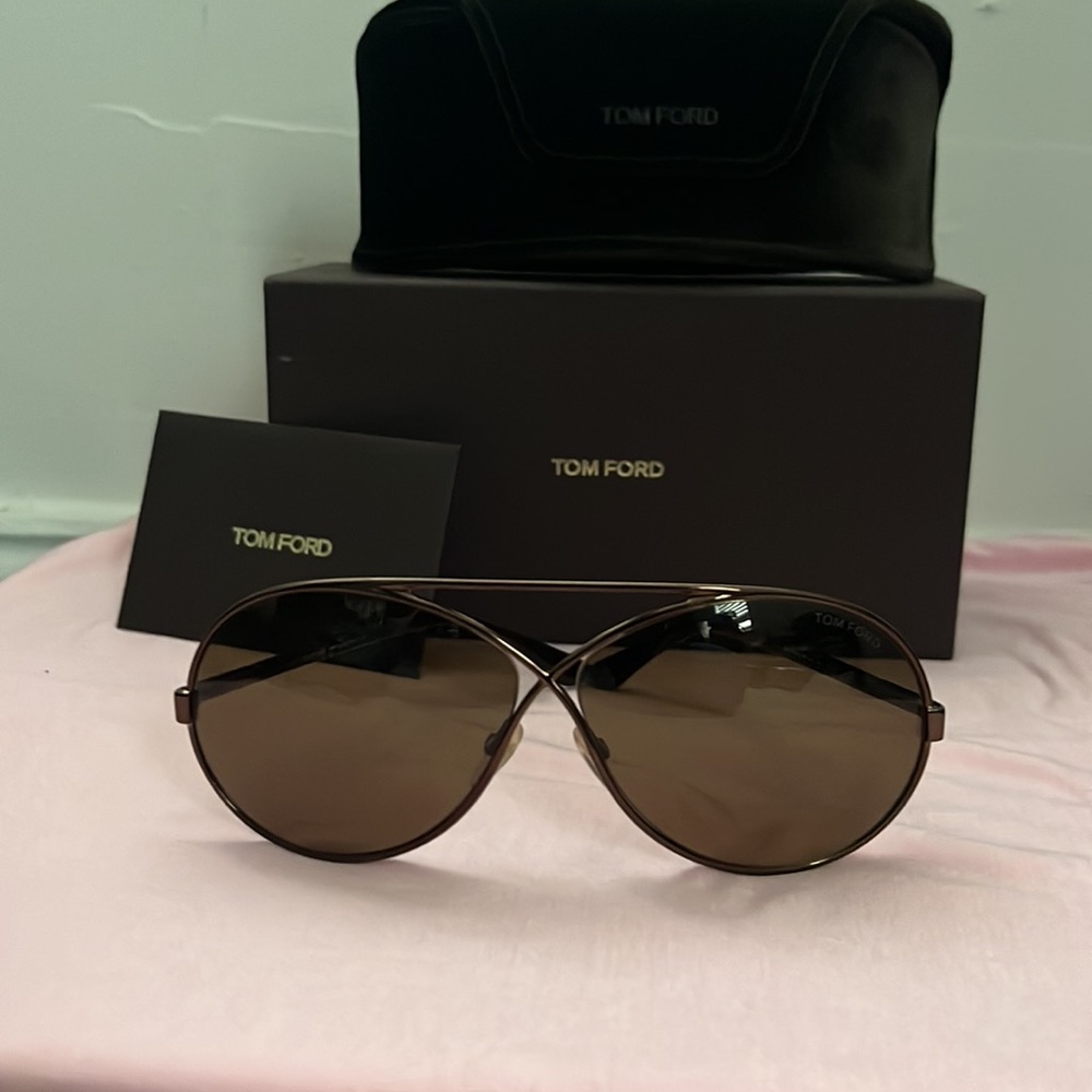 Authentic Tom Ford Sunglasses 😎 - Picture 2 of 11